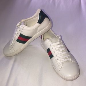 BARELY WORN GUCCI SHOES!🔥🔥